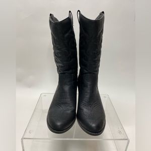 Vegan leather black western boots.  Size 7.5